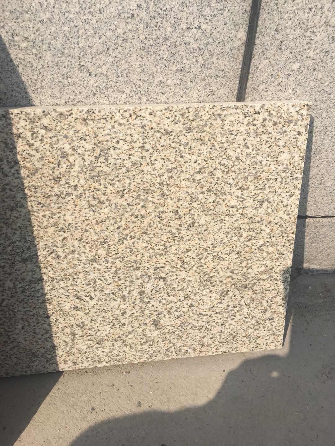 黃金麻異型石材 花崗巖的優(yōu)雅與實(shí)用性