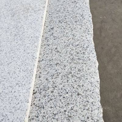 隨州芝麻白花崗巖與白麻石毛板 優(yōu)質地鋪材料與大批量供應